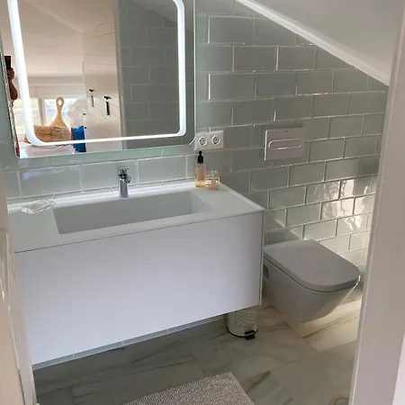 Spectacular Sea View Duplex Near Apartmán Marbella